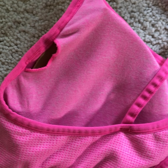 Barbiecore pink Reebok spider web race back sports bra - Picture 7 of 10